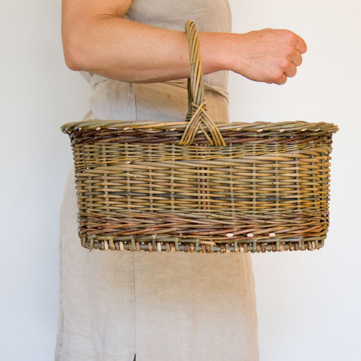 Oval Shopper Willow Basket
