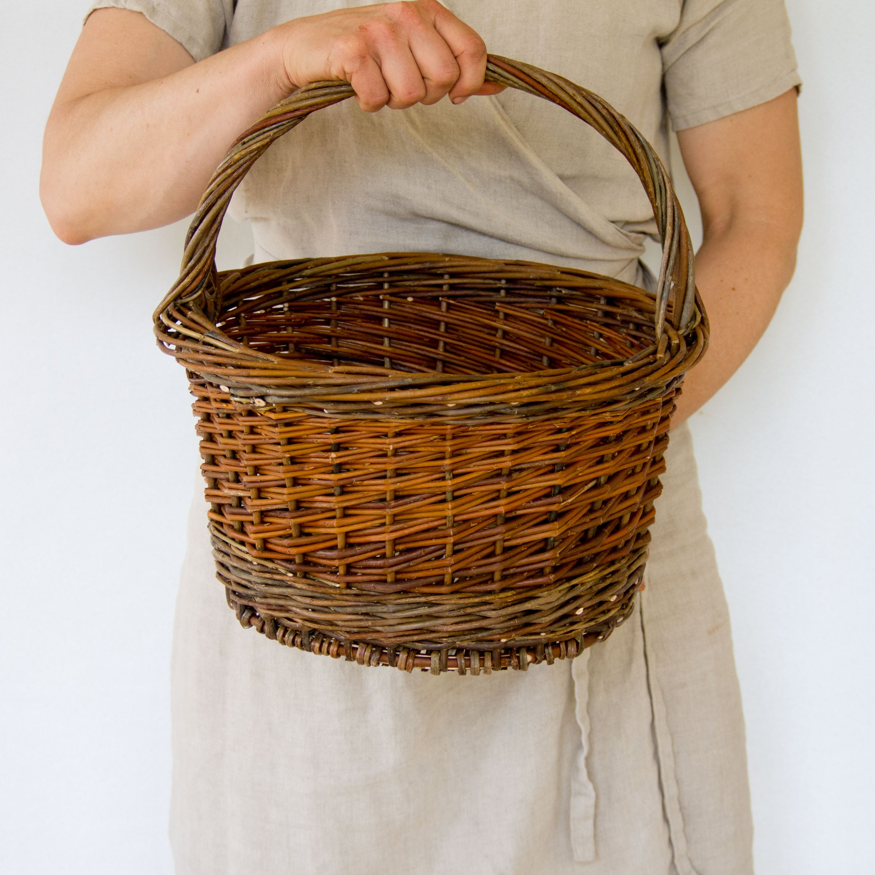 Round Shopper Willow Basket