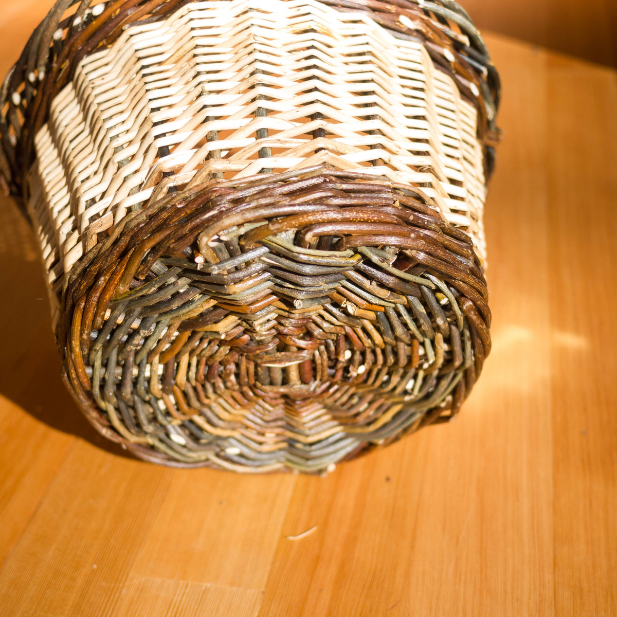 Round Shopper Willow Basket #4