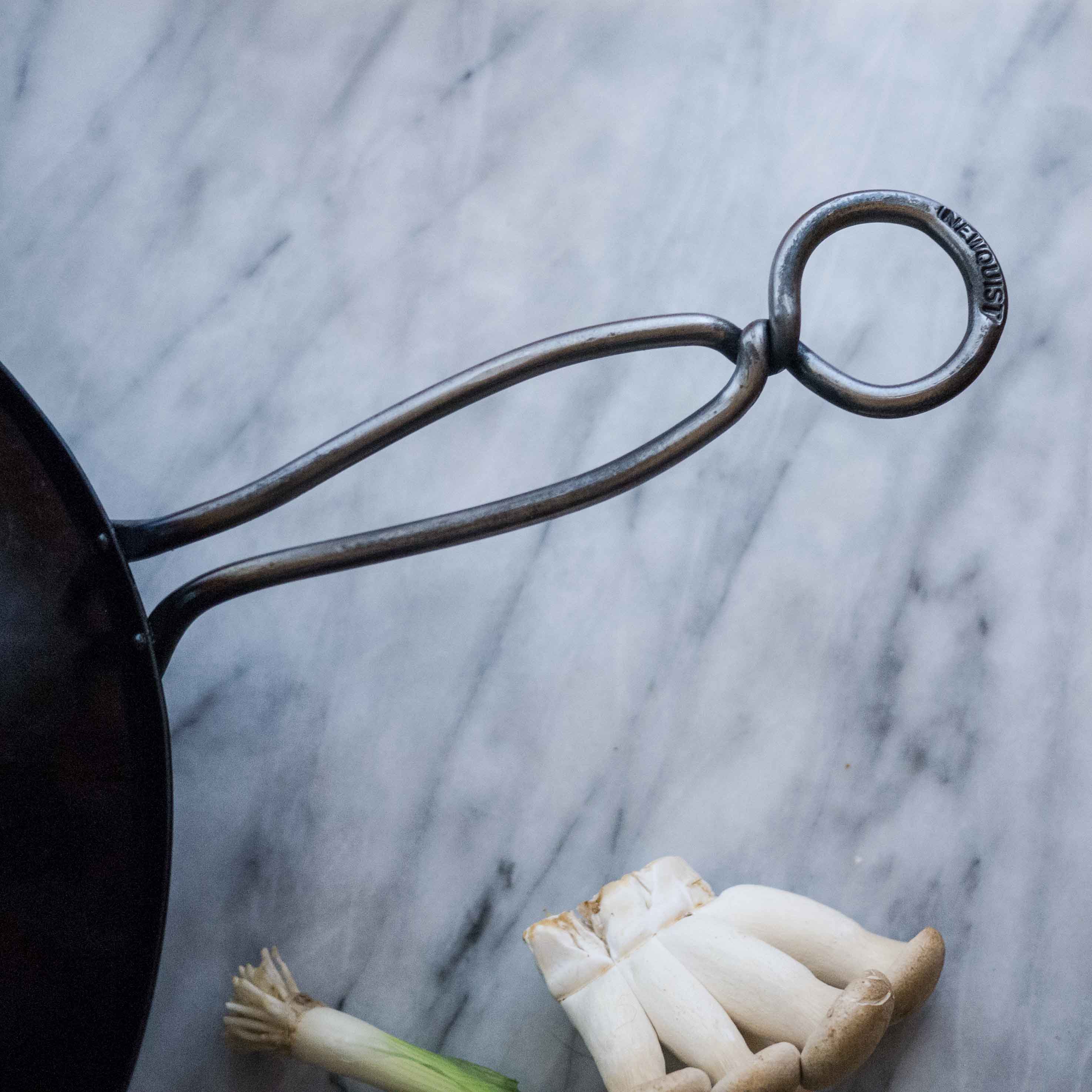 Hand Hammered Classic Carbon Steel Wok